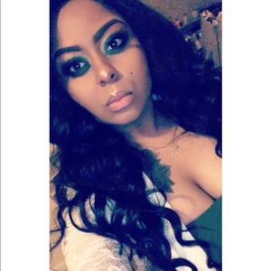 Meet your Posher, Kayla